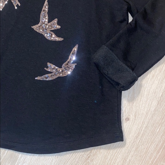 ⭐️ Chelsea & Theodore  embroidered top - Picture 3 of 5